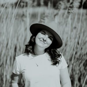 Meet your Posher, Camille